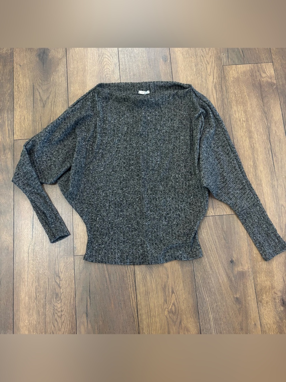 Day & Night Dolman Sleeve Gray Sweater, Size Medium